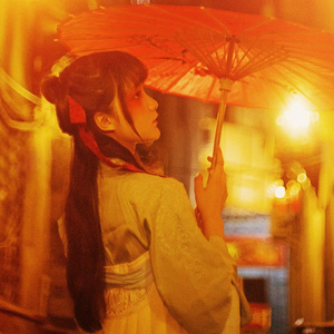 老太婆脱了裤子让我玩
