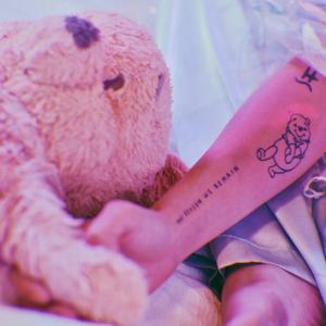 老太婆脱了裤子让我玩
