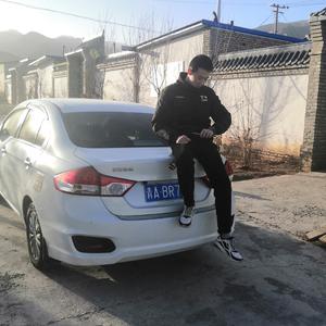 老太婆脱了裤子让我玩
